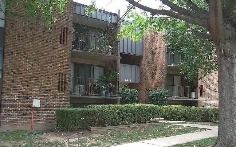 1st image of 4412 Island Pl APT 202