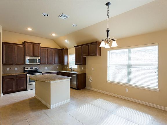 5th image of 11817 Yarmouth Ln