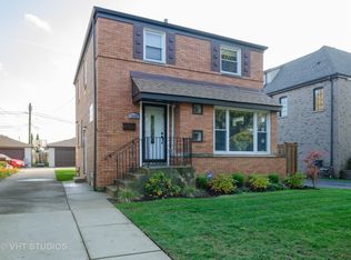 2833 W Chase Ave, Chicago, IL 60645