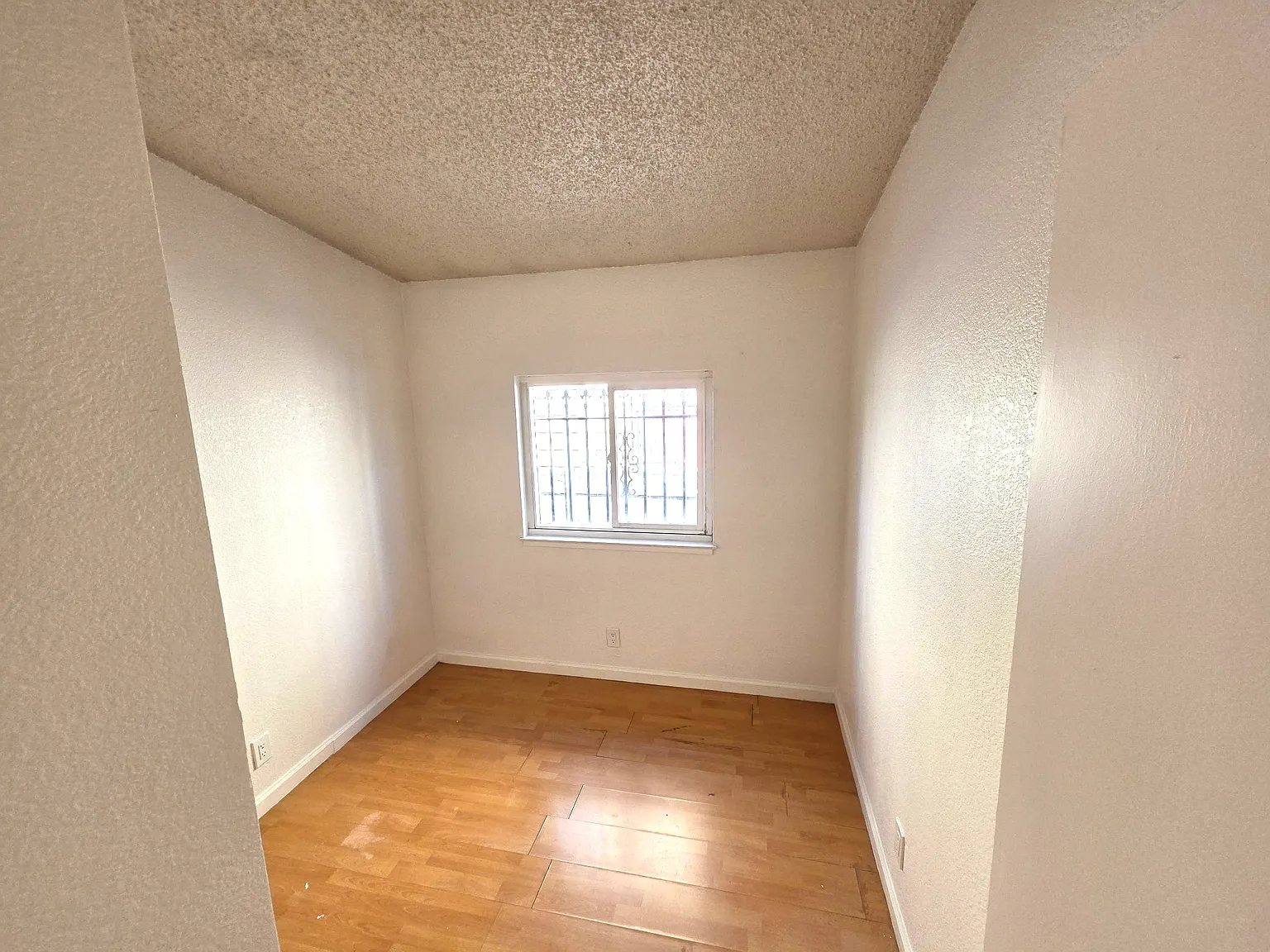 3 bed, $2,995 — Photo 4