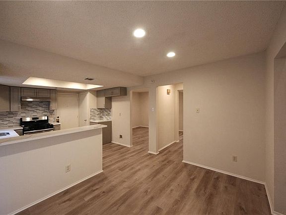 5th image of 1310 Doonesbury Dr