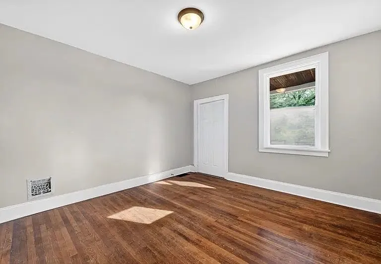 34 Lee Ave #2 — Photo 2