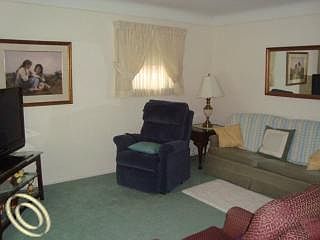 5th image of 6111 N Highland St