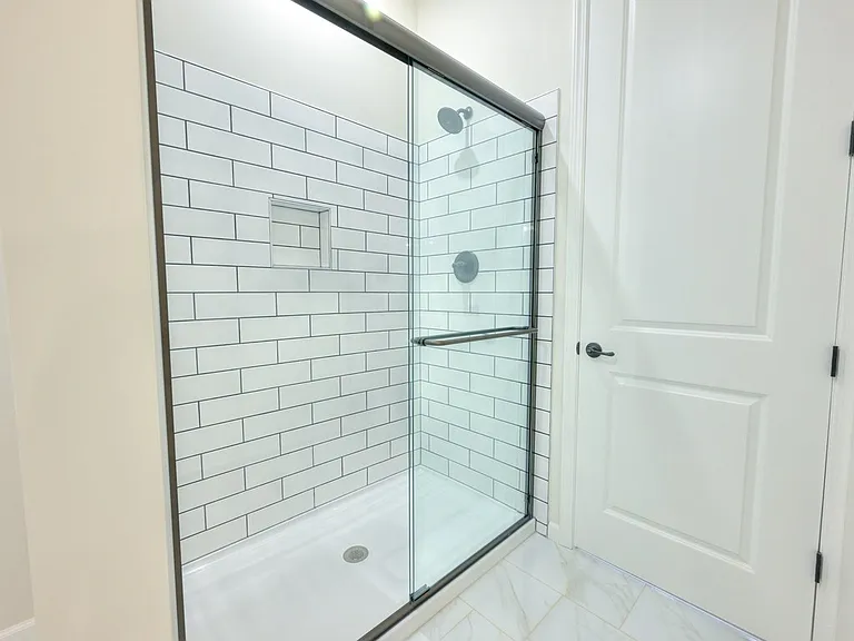 Kempton Apartments — Photo 7