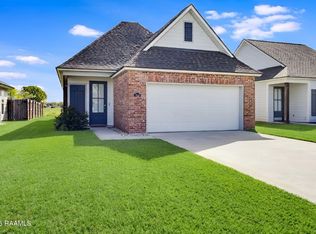 214 Adry Ln, Youngsville, LA 70592
