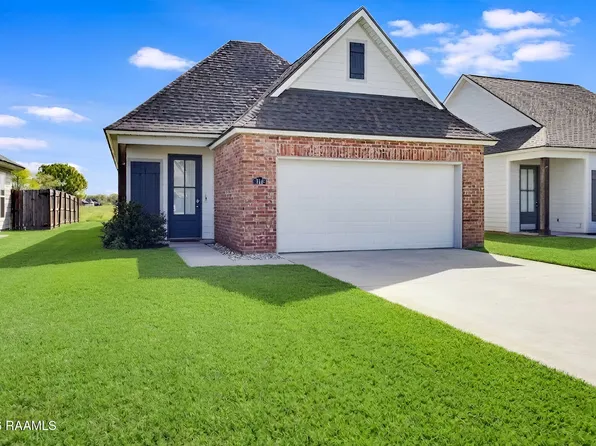 214 Adry Ln, Youngsville, LA 70592