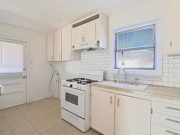 4th image of 1807 Doran Dr