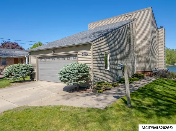 1814 Springview Dr, Mason City, IA 50401