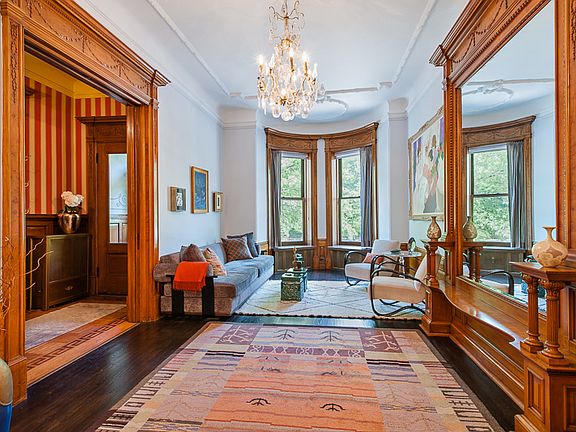 4th image of 112 Prospect Park W