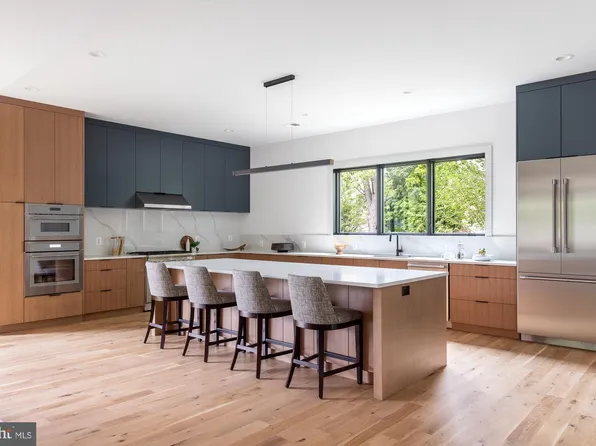 7526 Fisher Dr, Falls Church, VA 22043