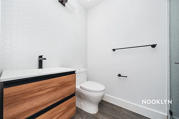 Rented by Nooklyn NYC LLC | media 22