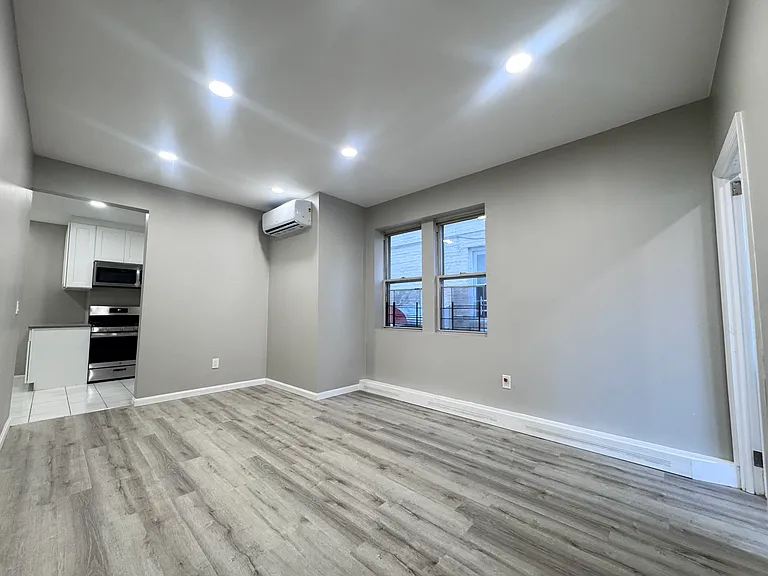 3338 Shore Pkwy #1F — Photo 1