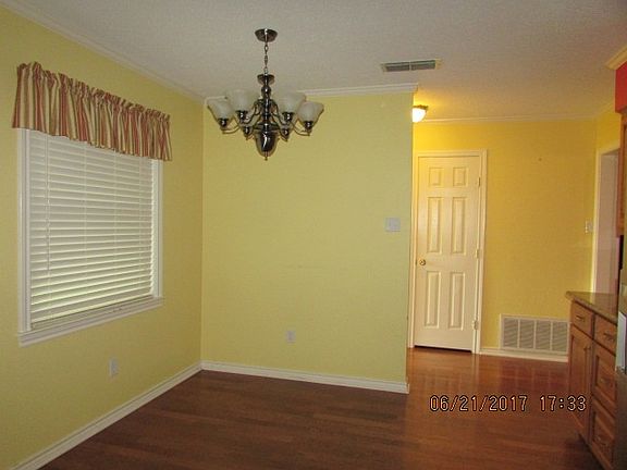 5th image of 109 Inwood Oaks Dr