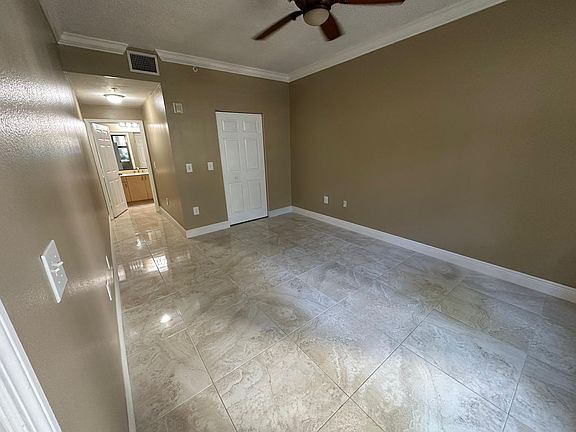 5th image of 533 NE 3rd Ave APT 142