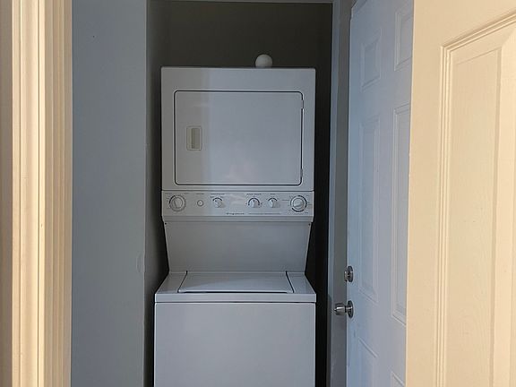 5th image of 1215 Josephine St #19