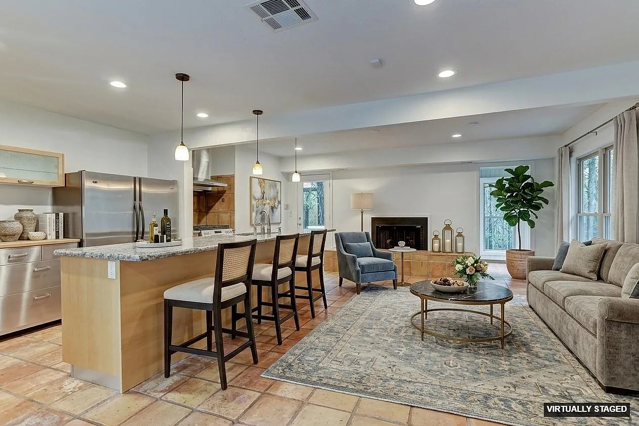 2 bed, 2.5 bath, 2080 sqft, $5,175 — Photo 3