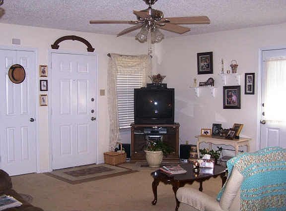 3rd image of 1711 Mimosa Ln