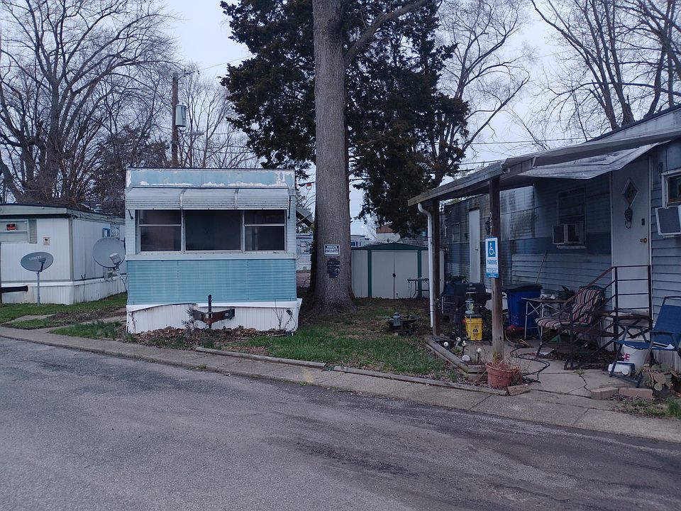 2nd image of 4923 Rockville Rd Unit 25