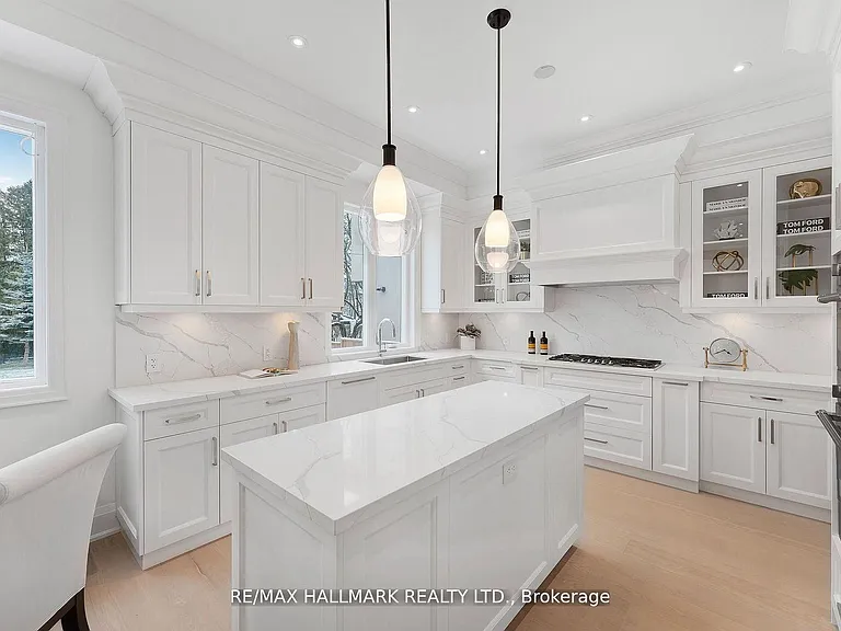 42 Agar Cres #MAIN 2ND FLOOR — Photo 17