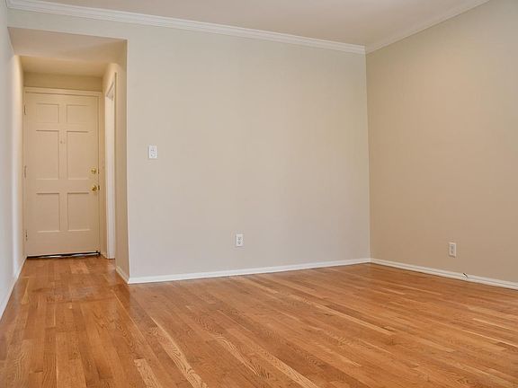 2nd image of 5166 Franklin Ave
