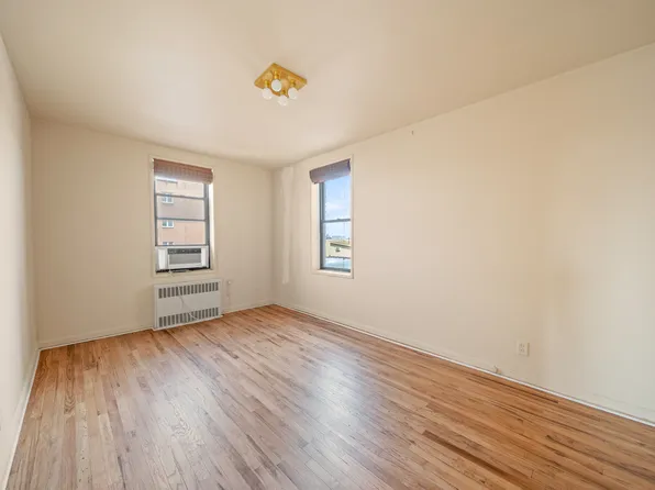 3025 Ocean Avenue image 8 of 13