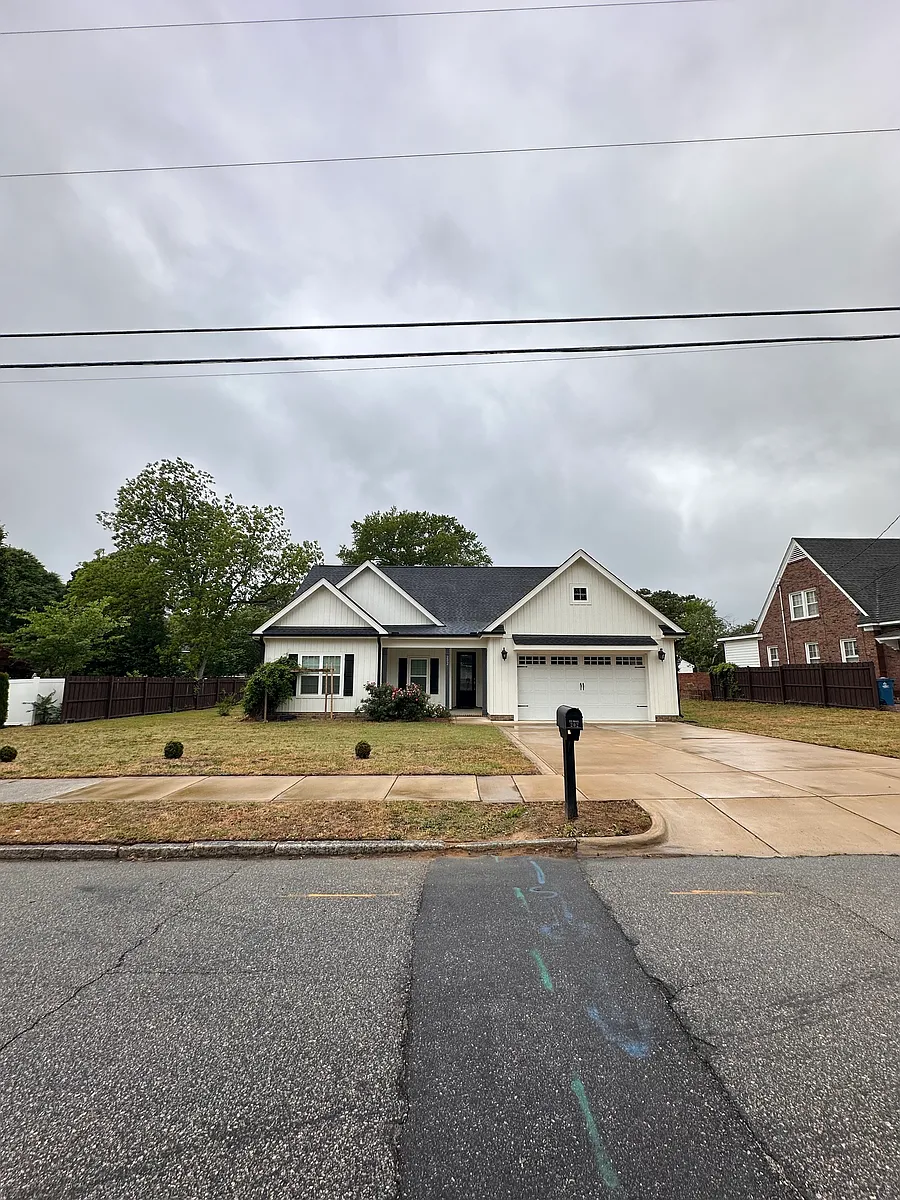 Building Photo - 202 S Orange Ave