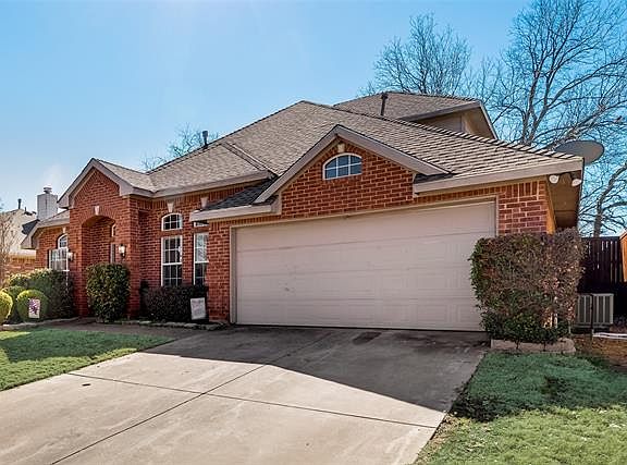 4th image of 1590 Meadowview Dr