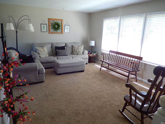 5th image of 220 N Beechwood Dr