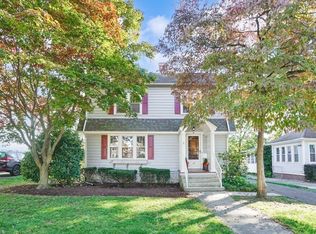 15 Bronson Ter, Springfield, MA 01108