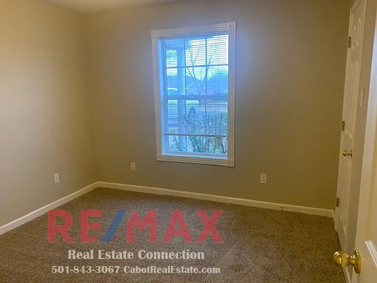 35 Reno Dr — Photo 8
