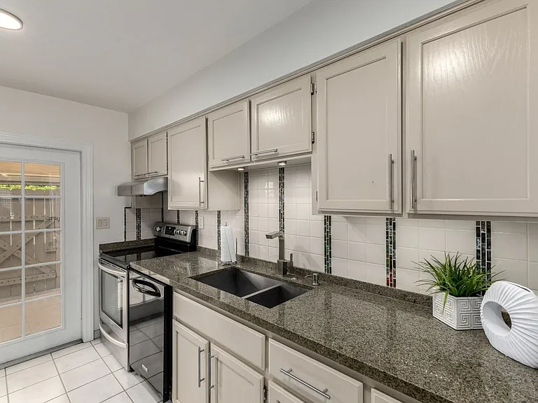 8241 N Central Ave #5 — Photo 8