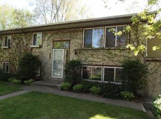 1712 Beaumont St, Saint Paul, MN 55117