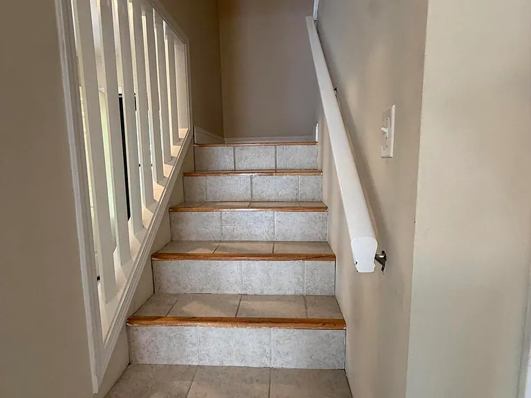 2032 Waterfront Dr N #D — Photo 12
