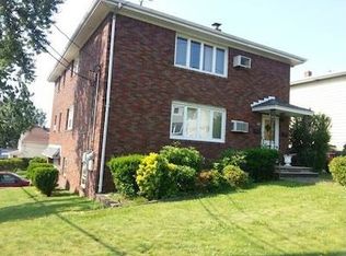 88 Summit Ave, Elmwood Park, NJ 07407