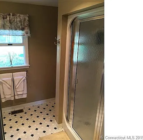 30 Pilgrim Dr Photo 1