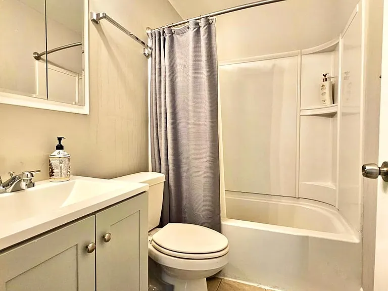 1271 Holly St NW — Photo 10