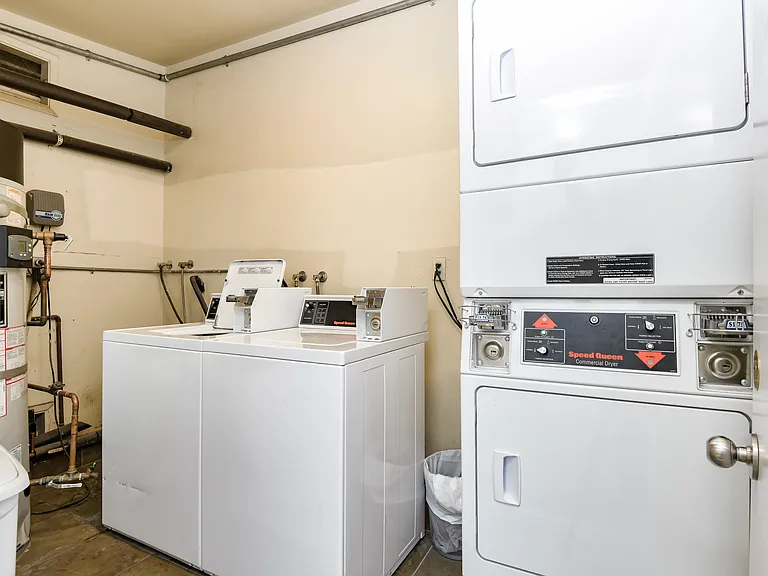 1005 E Doran St #J — Photo 21