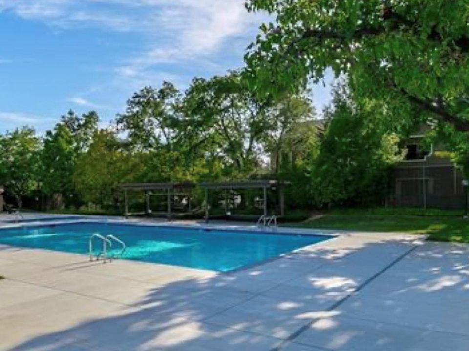 1st image of 5026 Greenberry Dr