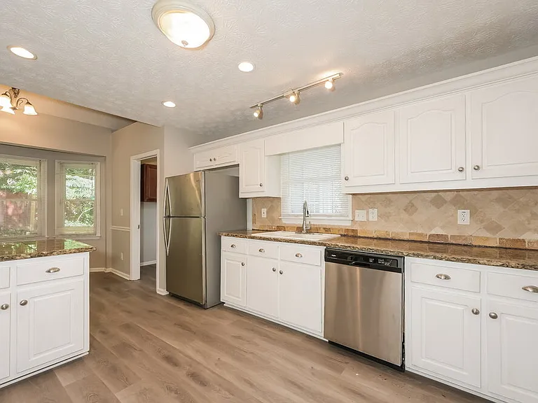 710 Maggie Mae Ln — Photo 8