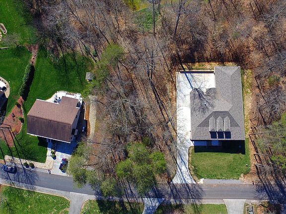 3rd image of 172 Saligugi Way Lot 8