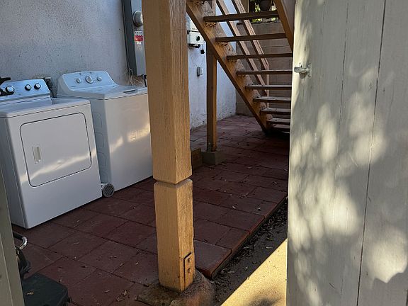 3rd image of 1030 Fern St