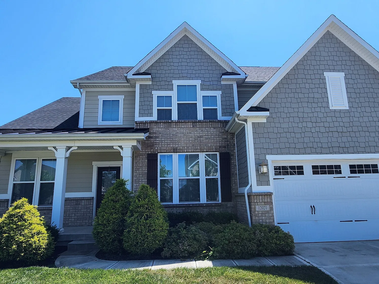 5 bed, 2704 sqft, $2,795 — Photo 1