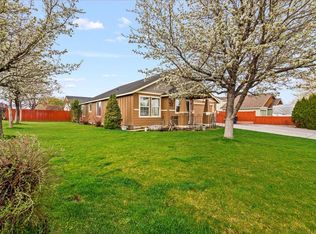 818 NW Spruce Ave, Redmond, OR 97756