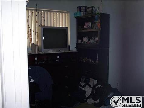 4th image of 2520 Highland Ave