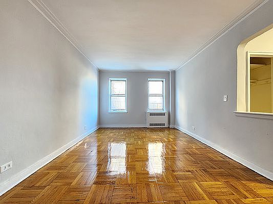 2nd image of 140 Van Cortlandt Ave #2A