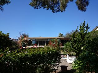 6015 NE Keswick Dr, Seattle, WA 98105