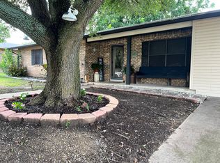 1411 Marie St, Comanche, TX 76442