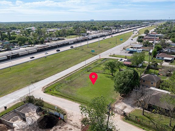 3rd image of 0 W Hardy Rd