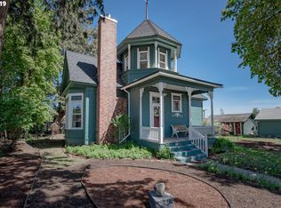 980 NE 2nd St, Dufur, OR 97021