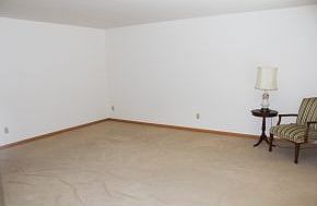 5th image of 1496 Langlade Ave